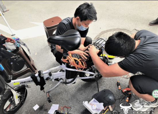 图片[1]-用“芯”助力民生湖北移动推广25万套北斗终端走进市民生活-玩转网