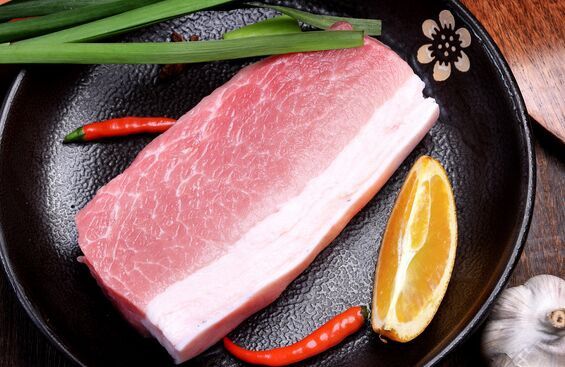 2021年猪肉会重回十几元一斤吗？专家预计猪价向下走，均价显示低于2020年-玩转网