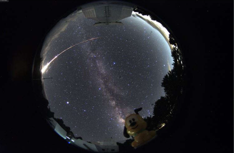 图片[2]-巨型火球深夜坠落台湾省？连续闪耀强光，全台可见，到底是什么？-玩转网