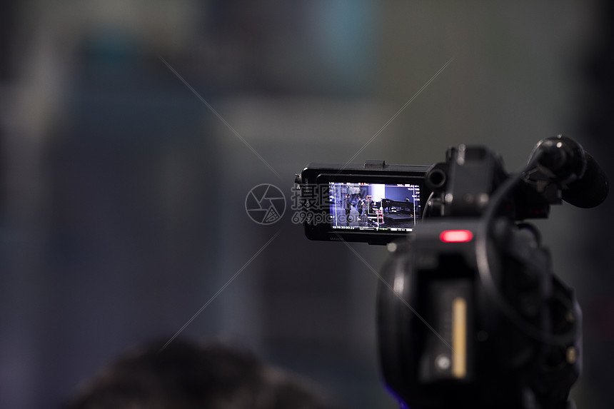 中央网信办:严禁16岁以下未成年人出镜直播-玩转网