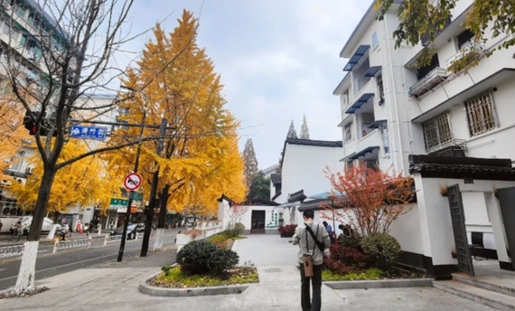 图片[1]-杭州小伙买房买贵了放弃5万定金毁约-玩转网