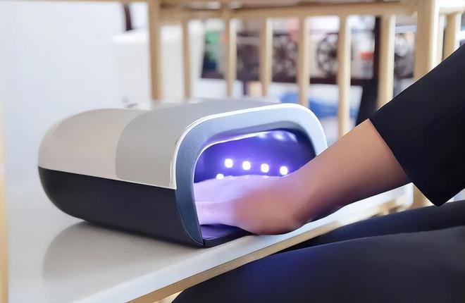 图片[4]-00后女大学生宿舍美甲月入过万，没毕业就买车开店，评论区却酸了-玩转网