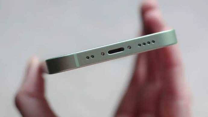 你的iPhone 17USB-C端口除了充电,USB-C接口还能做什么?-玩转网