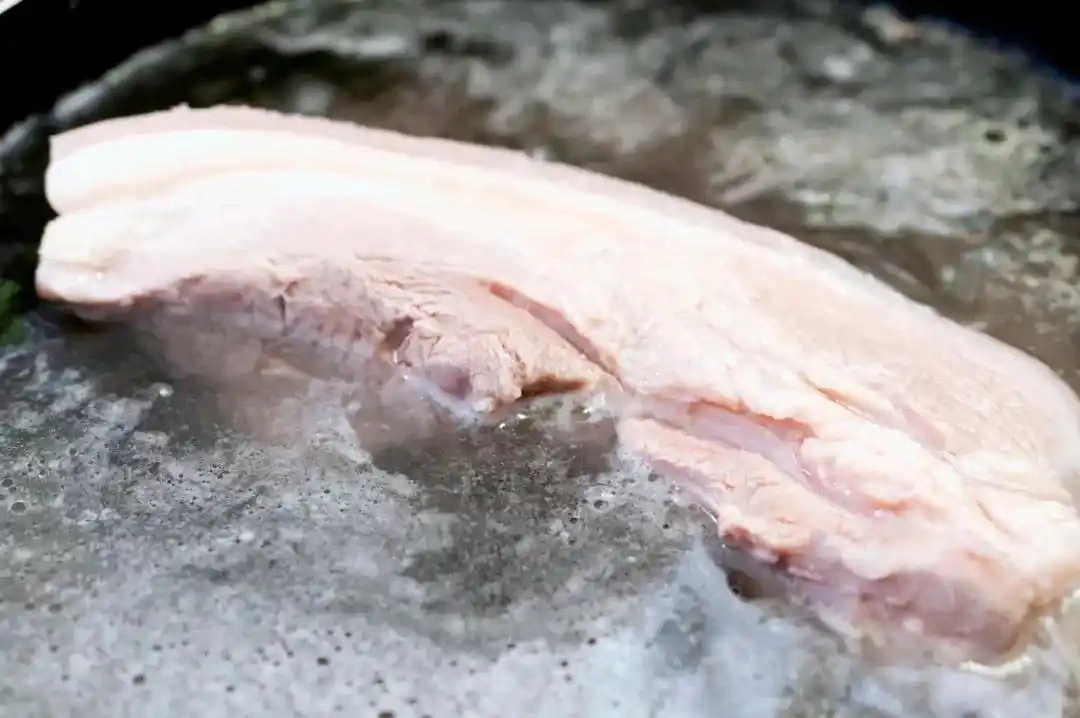 图片[3]-真的别再把肉泡水里解冻了！冻肉正确的解冻方法！-玩转网